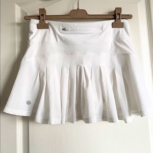 Lululemon Women Casual Skirt in Size 4